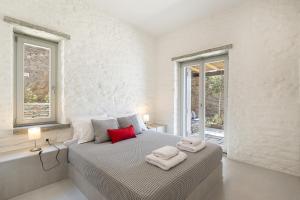 Xyla Beach Studios Kea Greece