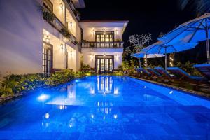 A Hotelcom Luxury And Cheap Accommodation In Thanh ðông - 