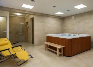 Apartament Południowy z tarasem i kominkiem - sauna, jacuzzi