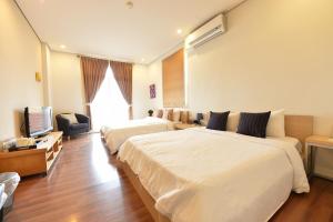 Phòng Tiêu Chuẩn 4 Người (Standard Quadruple Room)