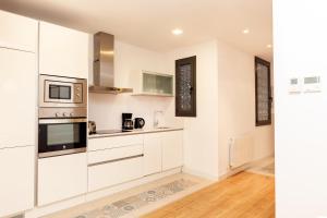 Akira Flats Urgell apartment