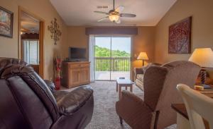Two-Bedroom Apartment room in A Robin's Nest Condo