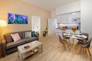 Family One-Bedroom Apartment room in DownTown Suites Jugoslavska