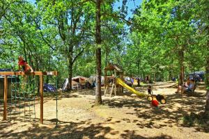 Campings Camping Le Pech Charmant : photos des chambres