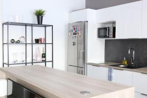 Suite Apartment City Borealis near center, Free Onsite Parking, WiFi