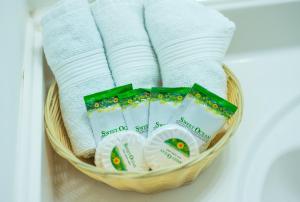 Las Rocas Resort and Dive Center