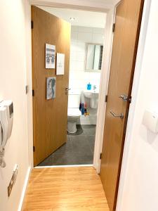 Home Crowd Luxury Apartments- Hamilton House