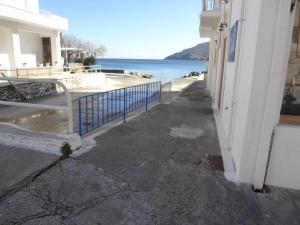 Korthi central appartment by the seaside. Andros Greece