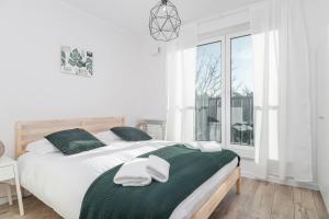 Botanic Gardens Apartment with FREE GARAGE Wrocław by Renters