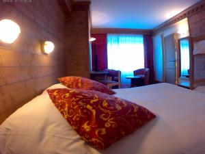 Hotels Hotel le Chalet : Chambre Familiale