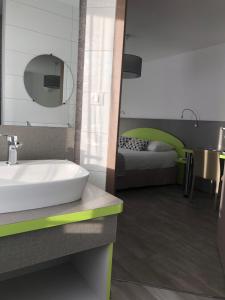 Hotels Les Tilleuls : photos des chambres