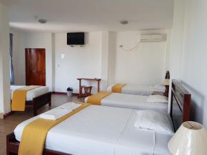 Gloria - Galápagos Inn