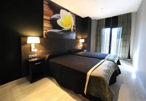 Three-Bedroom Apartment (7 Adults) room in Leo Deluxe Punta Umbría