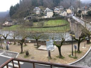 Hotels Aux Armes D Estaing : photos des chambres