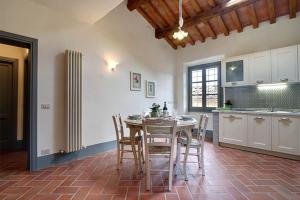 Villa Casaglia 1-apartment With Shared Pool