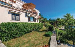 Great View Montage Pool Intact Nature 1600m2