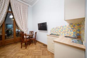 Grand Lviv Apartment II (2 of 3)