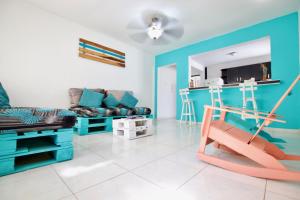 QuillaHost Tropical Apartment