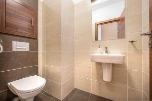 No. 39, Apartment House Oliver