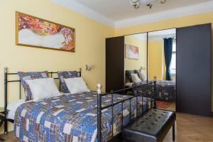 In Heart of Prague - 2BR 2BA Elegant Downtown Apt