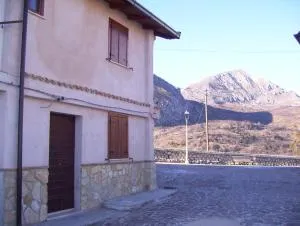 LITTLE TOWER - Aielli