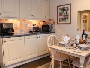 Cream Door Cottage