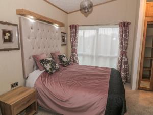 Avonal Lodge 24