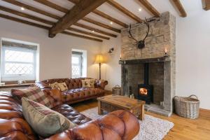 Cottage Stunning Blackberry Cottage with Log Burner - located on Haworth Main Street Haworth Great Britain