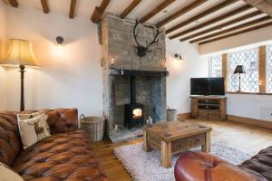 Stunning Blackberry Cottage with Log Burner - located on Haworth Main Street