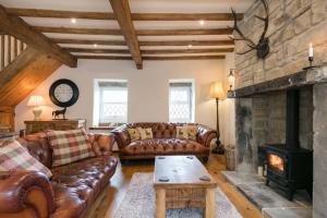 Stunning Blackberry Cottage with Log Burner - located on Haworth Main Street