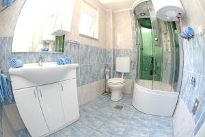 SOLARIS ANTONELA Modern Apartments with Sea View & Free Private Parking