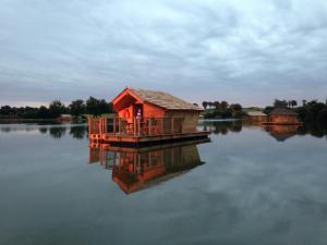 Lodges Village Flottant de Pressac : photos des chambres