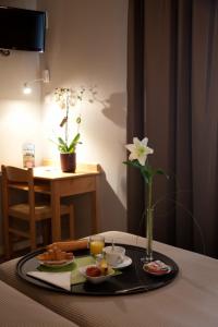 Hotels Logis Hotel Le Relais : Chambre Double