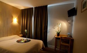 Hotels Logis Hotel Le Relais : photos des chambres