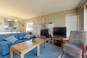 Two Bedroom Apartment  room in Pacific Sands Resort
