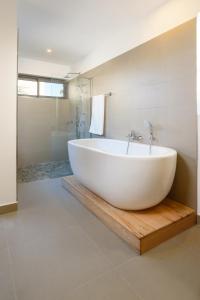 Luxurious Villa - Beach 1039m, Golf & Malls 4mn