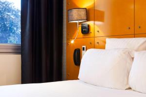 Hotels Comfort Hotel Lille L'Union : photos des chambres