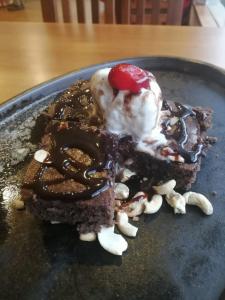 Woodies Bleisure Hotel