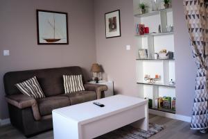 Appartements Villa des sables avec 1 studio pour 2 personnes pouvant etre complete par une chambre avec sa salle de bain et WC si 4 personnes : photos des chambres