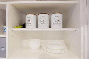 Bright 1BD Apartment in Old Town by Hostlovers