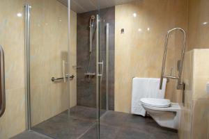 Double or Twin Room with Extra Bed room in Hotel Villa de Barajas