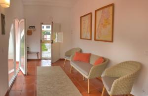 DOMUS QUIETA Quiet home, pool near beach for family & friends