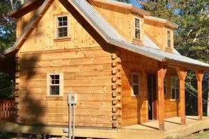 The Hampton - An Amish Built Deluxe Log Cabin