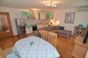 Apartment in Petrcane/Zadar Riviera 7908 