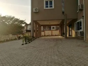 Villa Nuee Hotel & Suites Utako, Abuja - Wuse