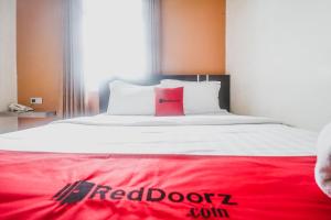 RedDoorz Plus near Universitas Negeri Makassar