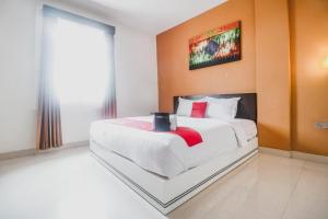 RedDoorz Plus near Universitas Negeri Makassar