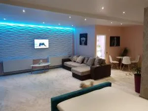 Art Boutique Central - Drăguţeşti