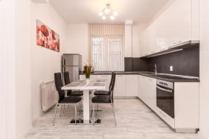 Elegance & Style Two Bedroom Apartment with perfect location