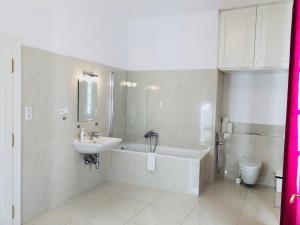 Royal Road Residence II